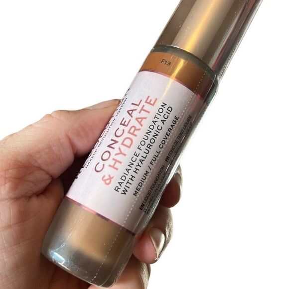 Revolution Other - Makeup Revolution Conceal & Hydrate Foundation F13
